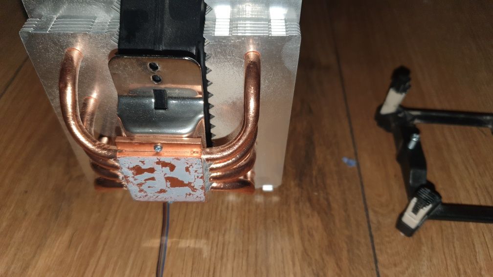 Chłodzenie LGA1366 Arctic Cooling wieżowe.