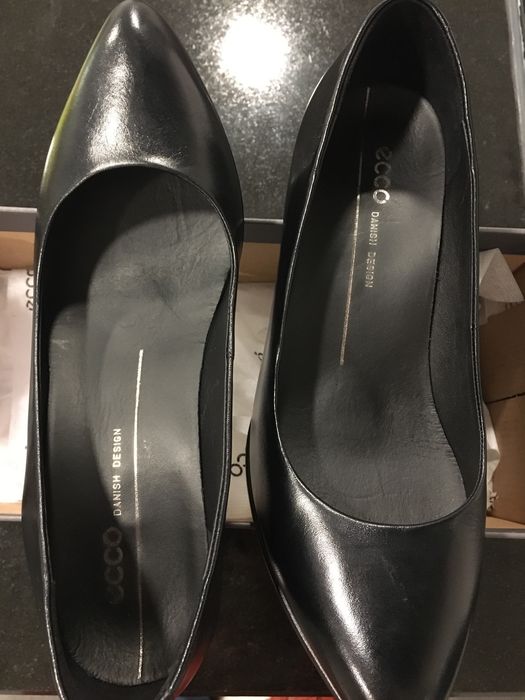 Sapatos Ecco preto salto NOVOS