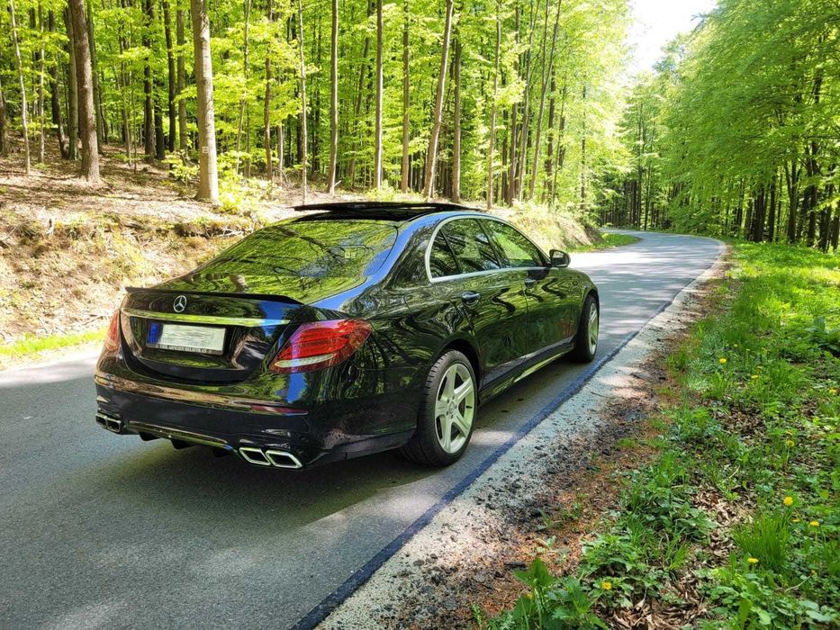 Mercedes E220d 4MATIC AMG – Full opcja