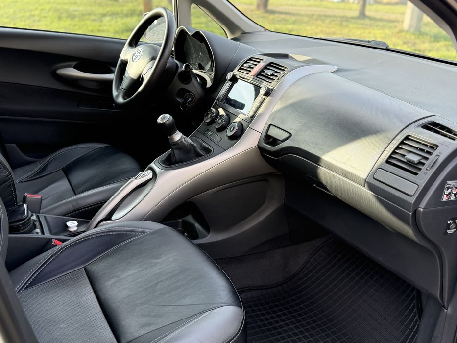 TOYOTA Auris, газ/бензин. Стан гарний