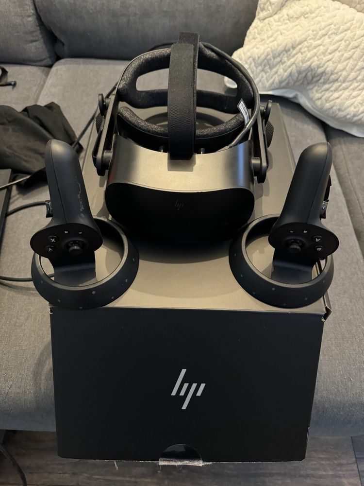 VR headset HP Reverb G2