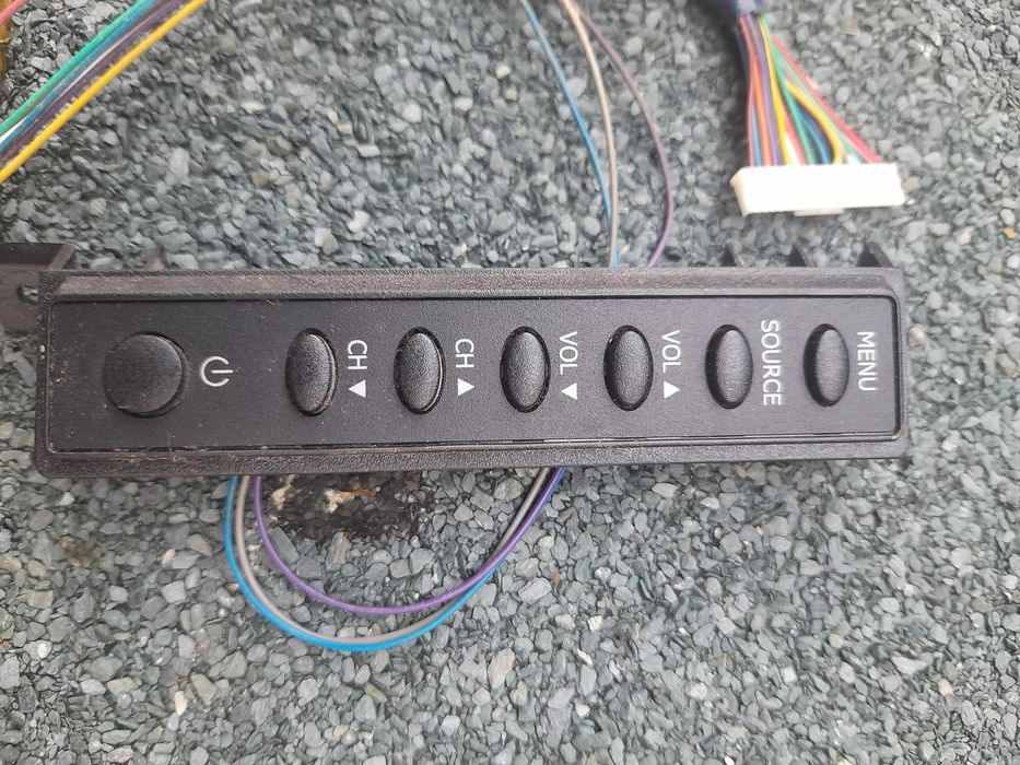 Sprzedam części do telewizora Hisense