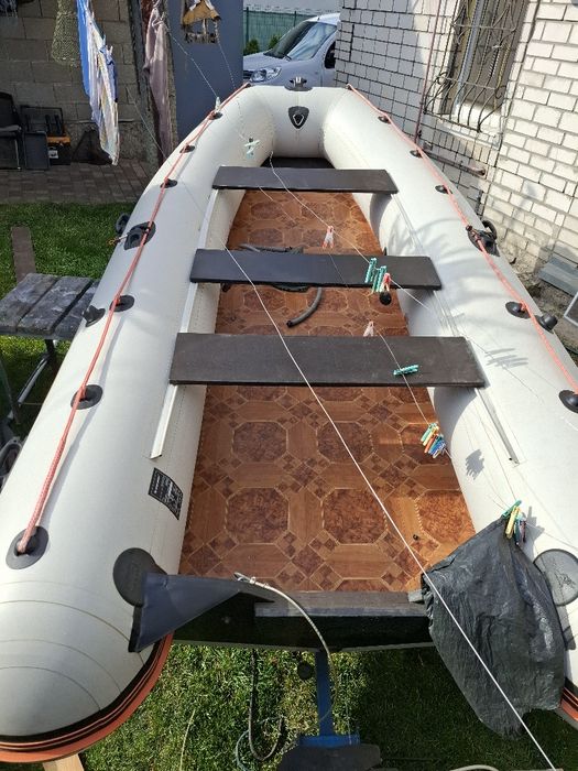 Човен колибри км400д лодка как новая