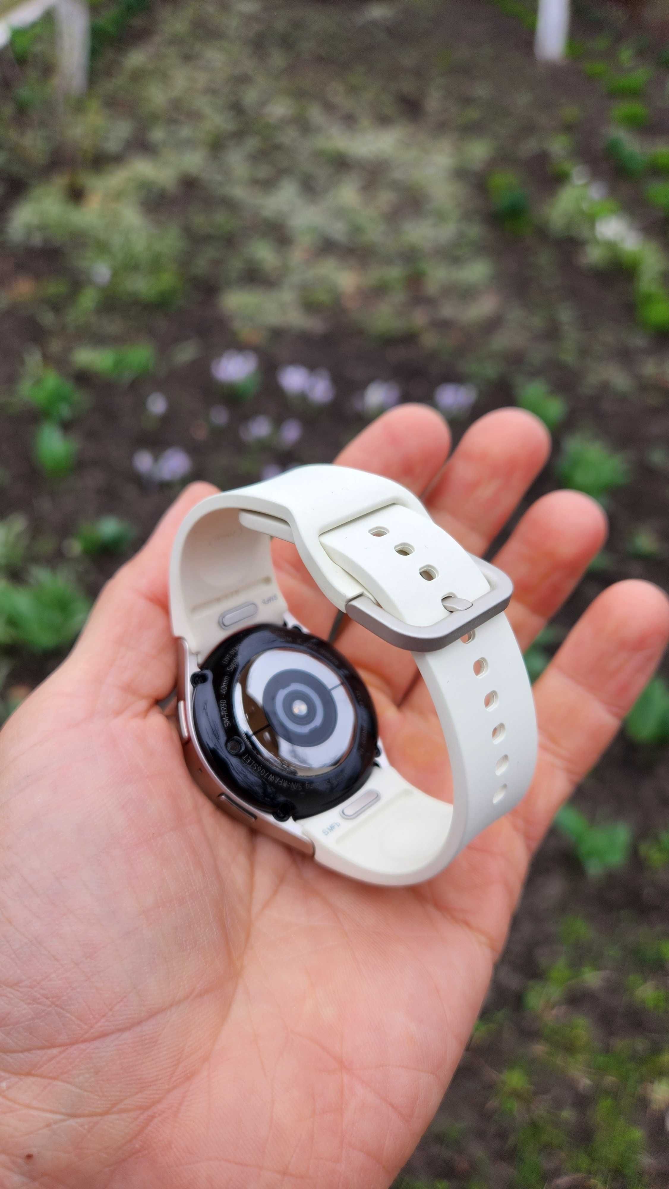 Samsung Galaxy watch 6 40 mm beige loop
