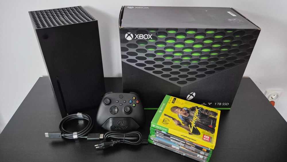 Konsola XBOX Series X | 5 gier | mało używana