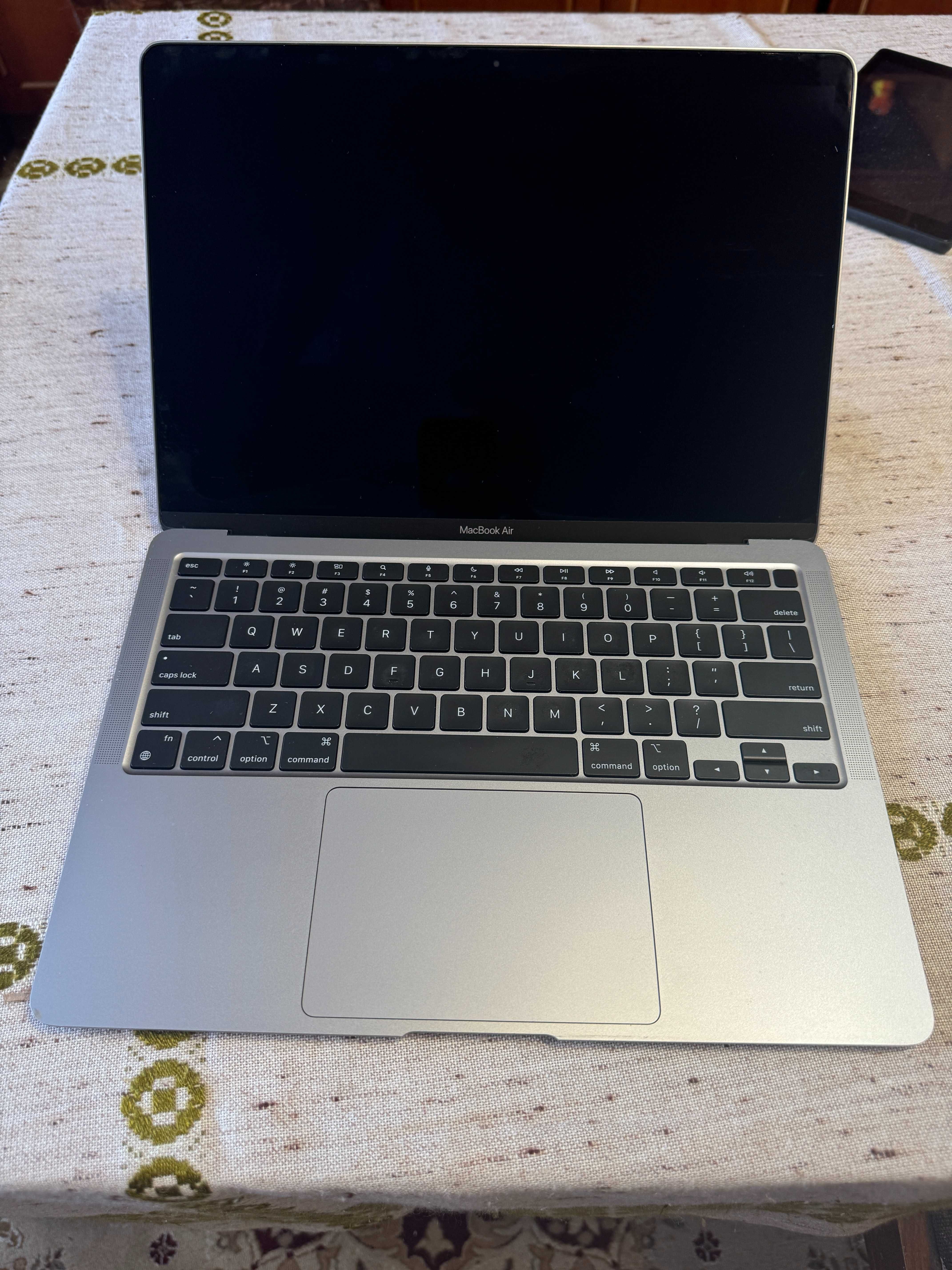Макбук MacBook Air M1 2020 Space Gray A2337 на запчастини iCloud