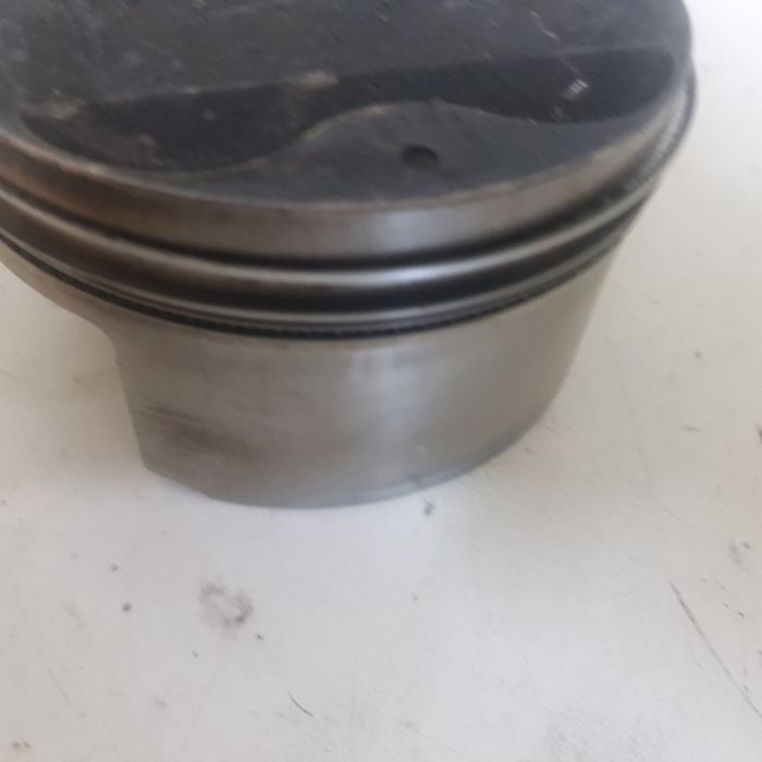 Cylinder z tlokiem do suzuki TL 1000 rok 2000