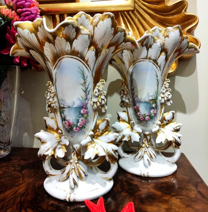 Par de jarras em porcelana Vieux de Paris