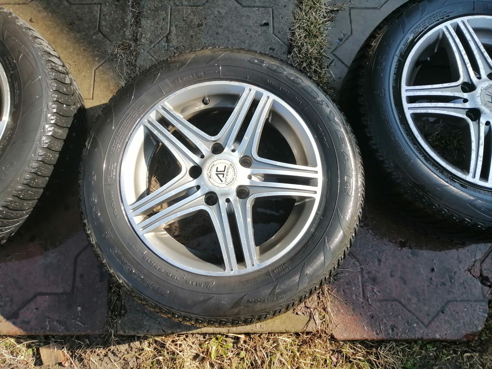 Легкосплавні диски r 15