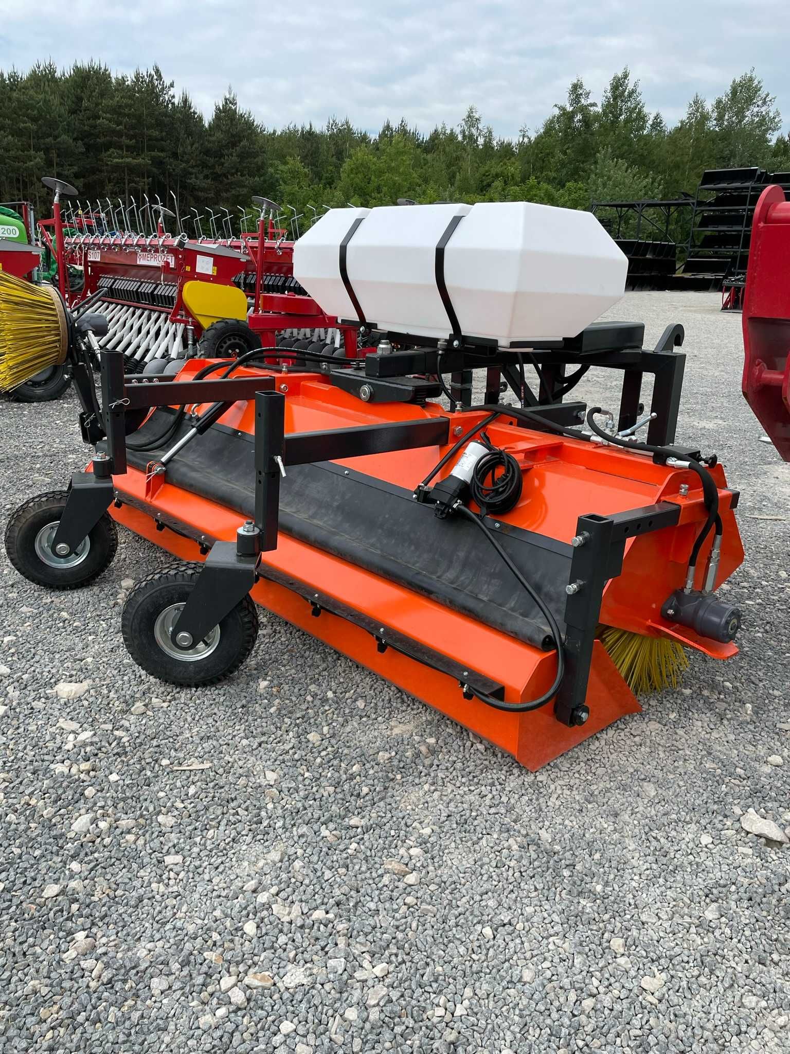 Zamiatarka do tura ciągnika ładowarki wózka METAL-TECHNIK szczotka