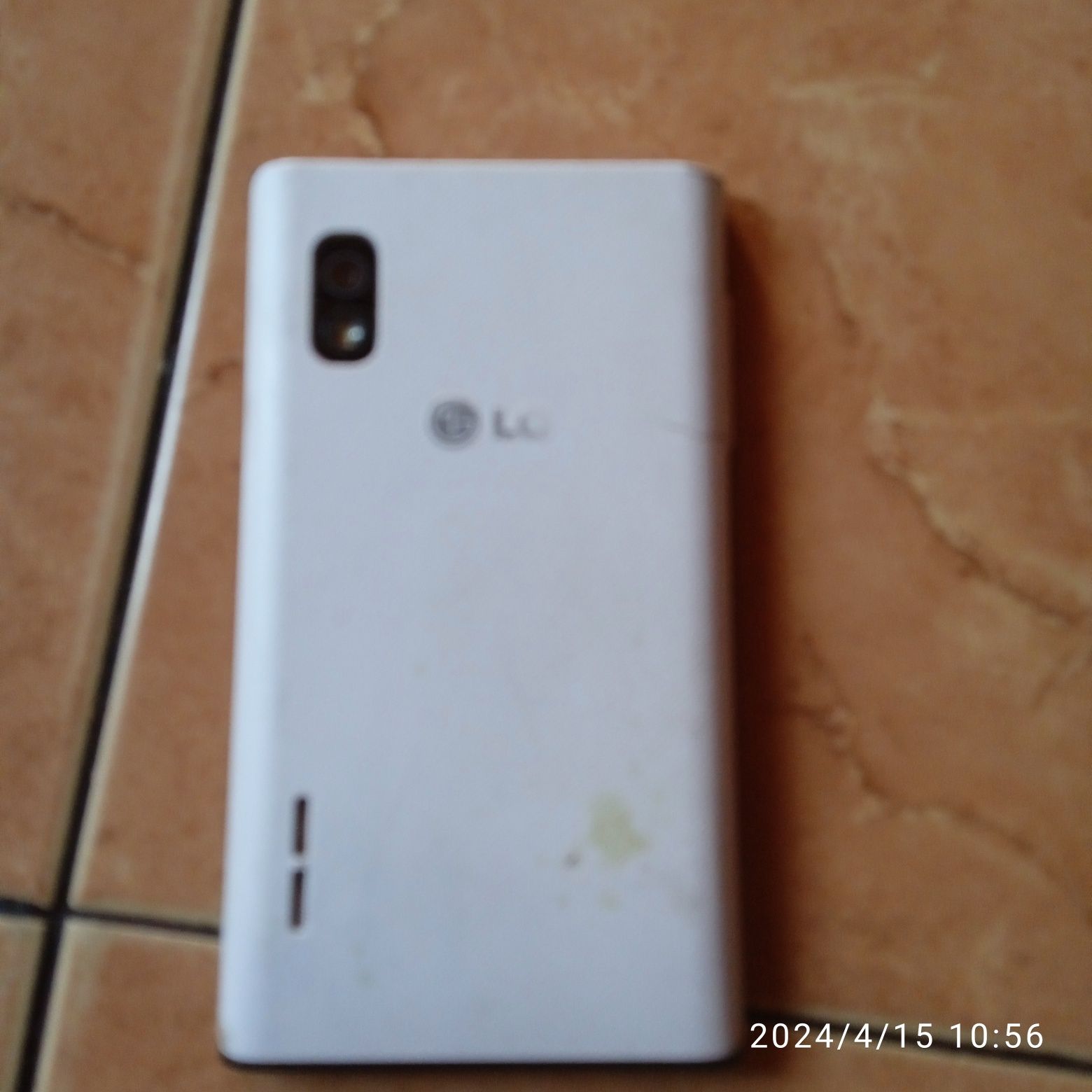 Мото g 1550,LG  смартфоны