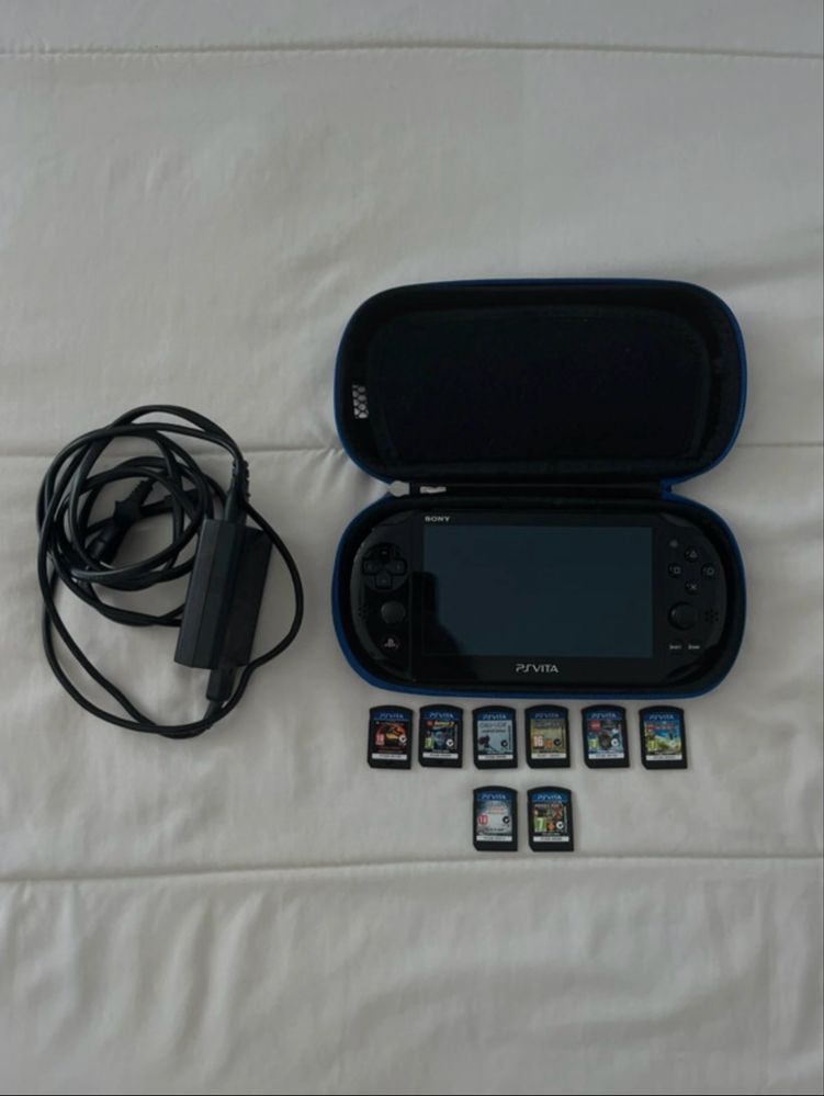 PlayStation Vita Slim Wifi + 8 jogos