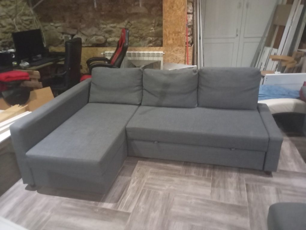 Sofá cama com baú