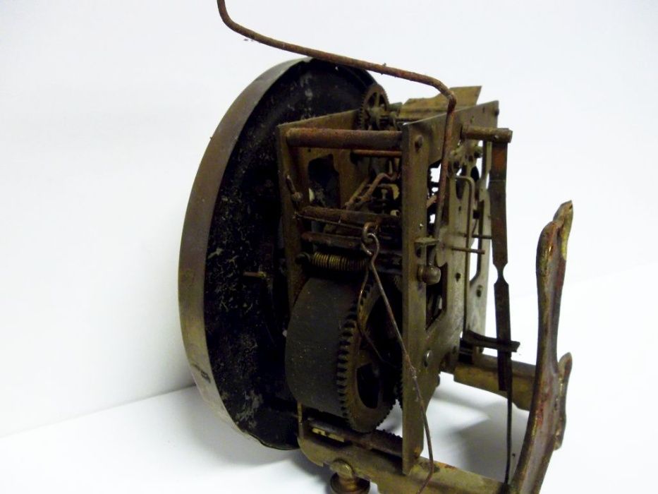 antigo relógio de parede em peças para restauro