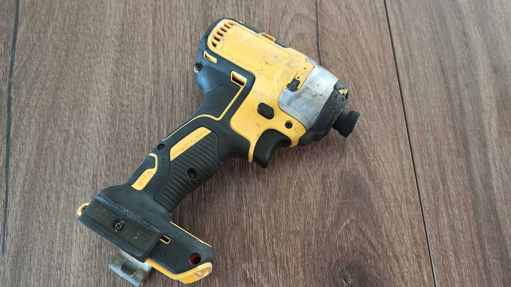 Zakrętarka udarowa DeWalt DCF887N 3 biegi 18V 205Nm Body