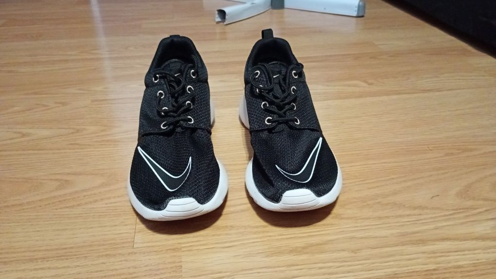 Nike roshe one fb run r. 38,5