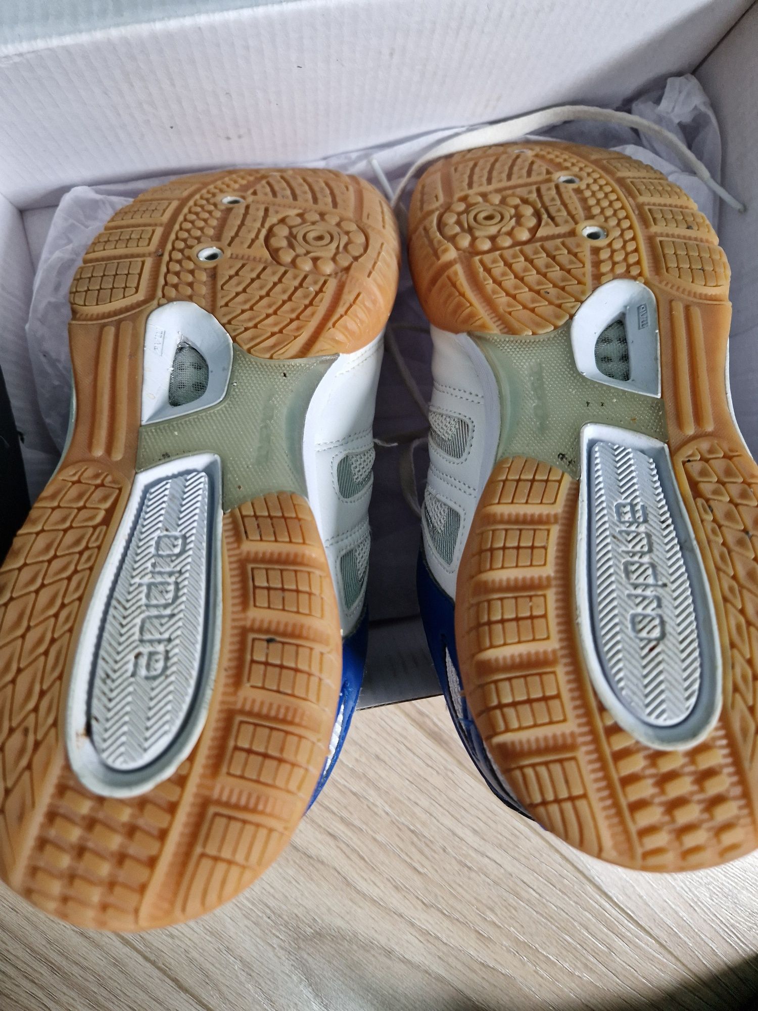 Buty do tenisa stołowego Andro SHUFFLE STEP rozm.38,5 biało-niebieskie