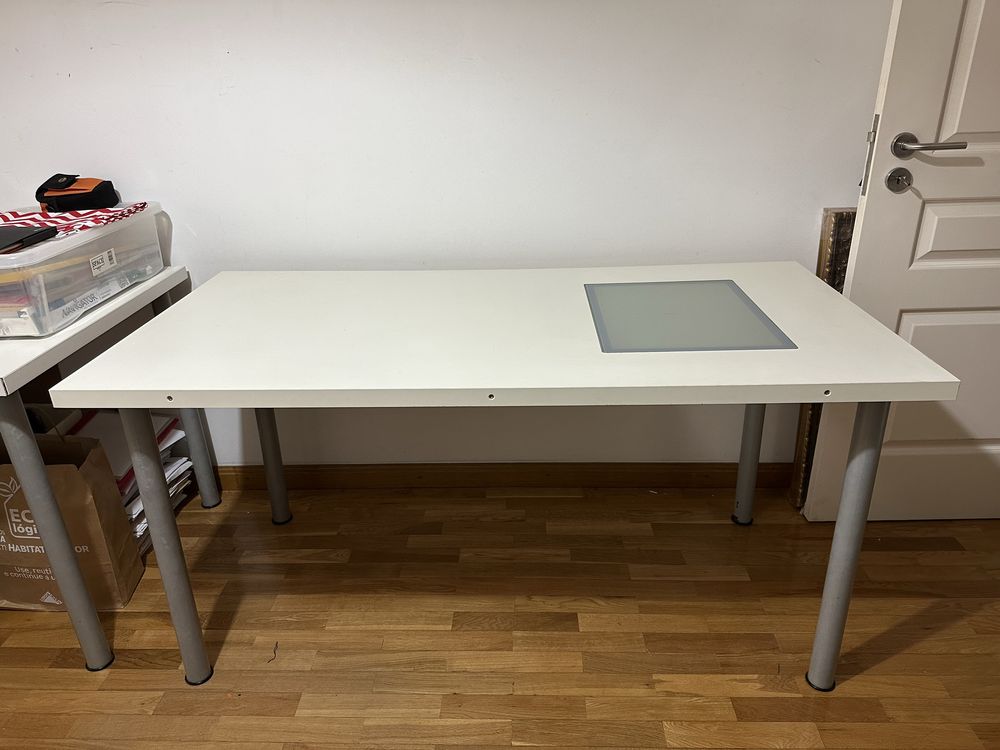 Mesa de escritorio / secretaria / mesa de luz