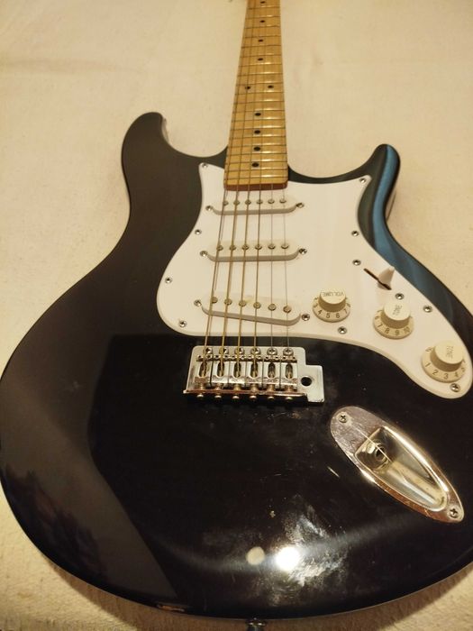 Guitarra elétrica Behringer