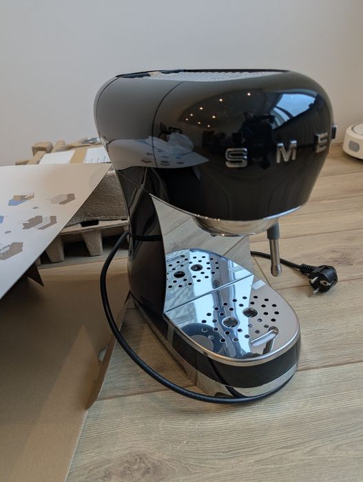 Кавоварка ріжкова Smeg ECF02BLEU, нова