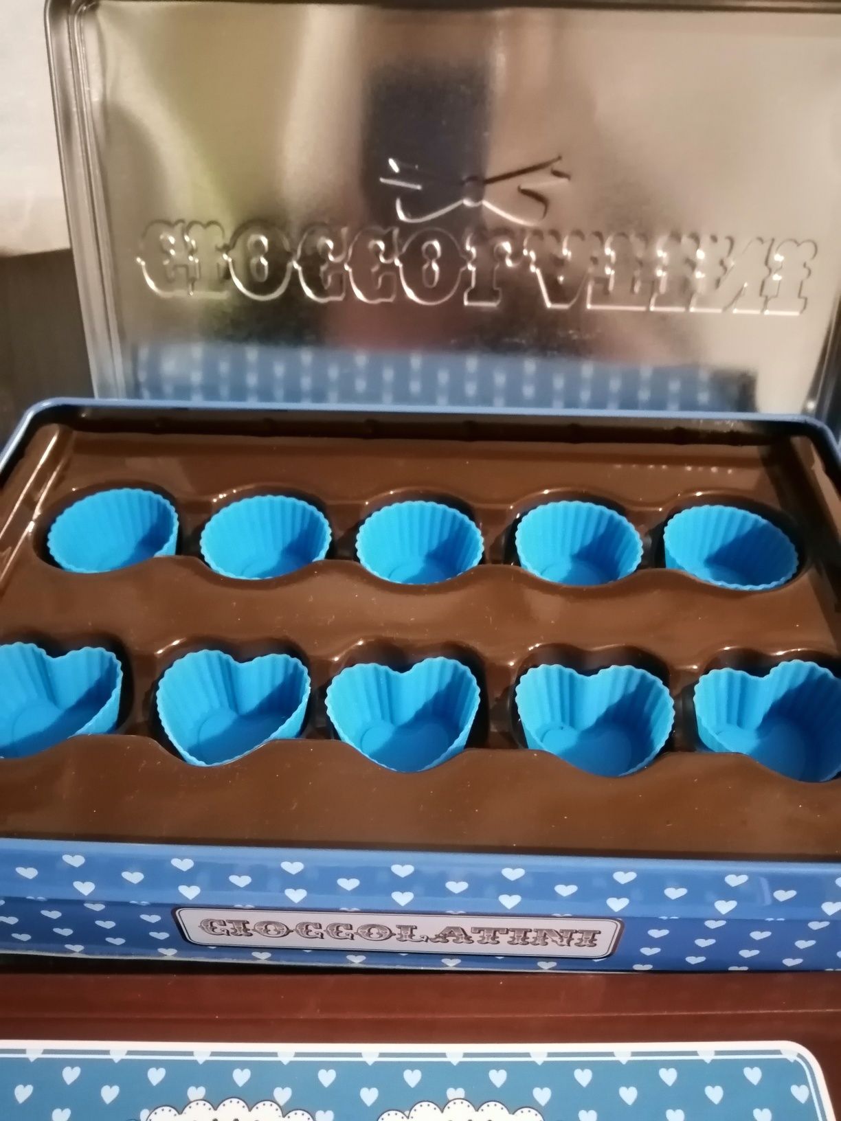 Подарочный набор для изготовления конфет в жестяной коробке. Италия