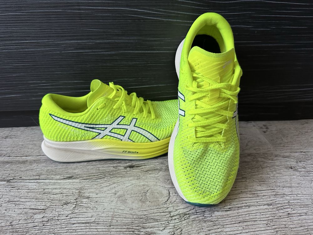 Кросівки жіночі Asics Magic Speed 2 Running Shoes Green