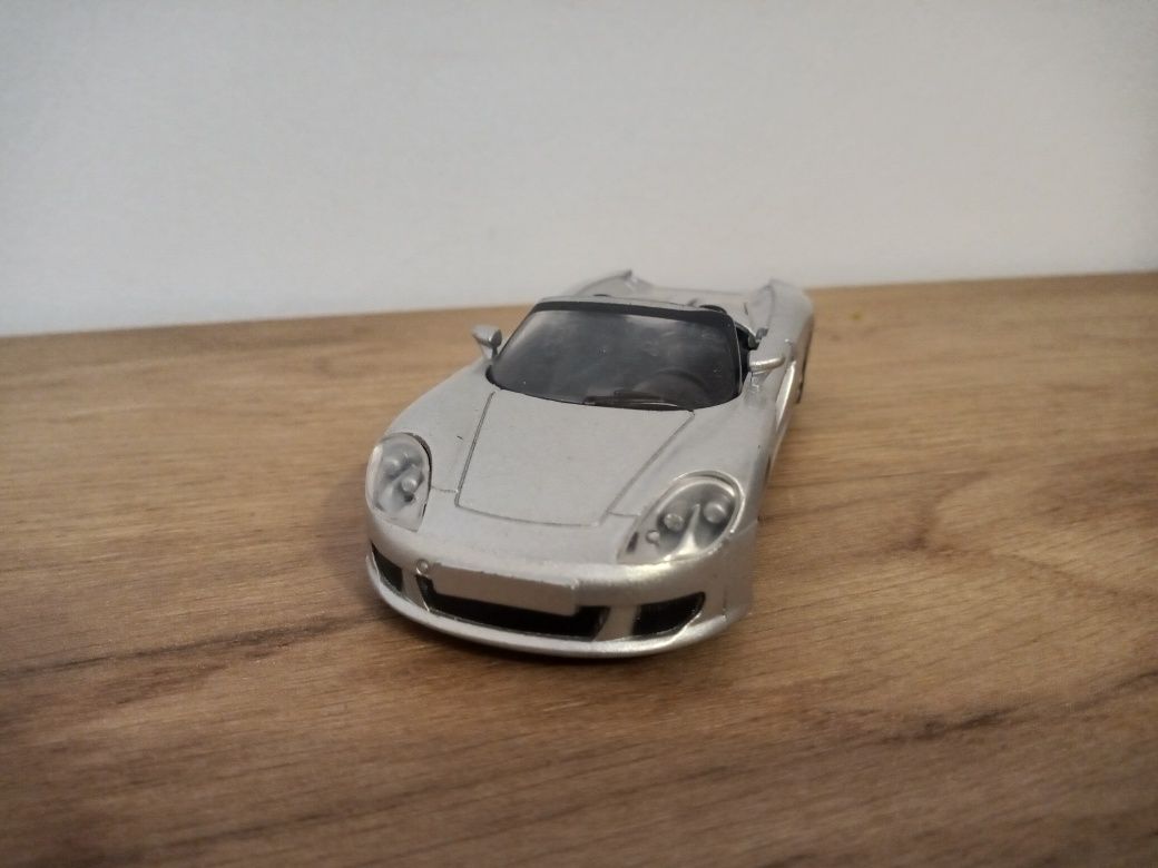 Porsche spider w skali 1/ 43