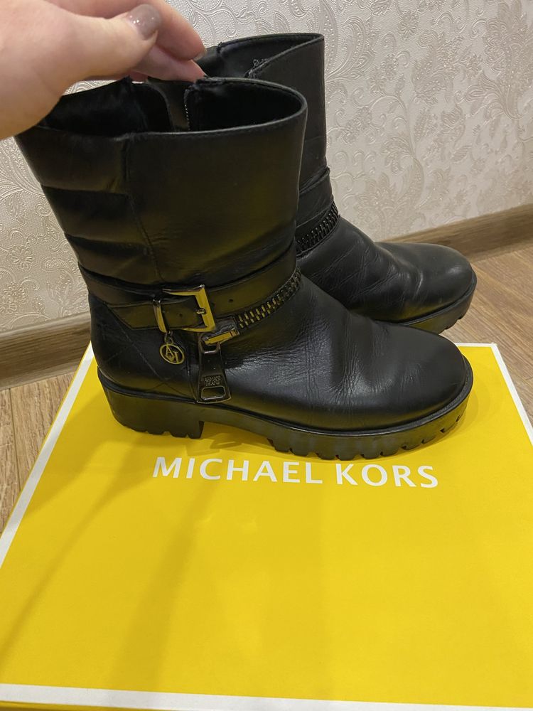 Продам обувь MICHAEL KORS