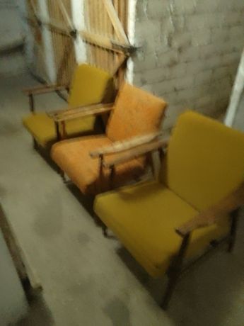Fotel fotele B-7727 jak  lis lisek kolekcja PRL do renowacji