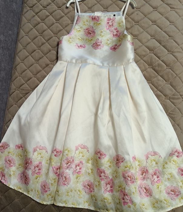 Сукня для дівчинки