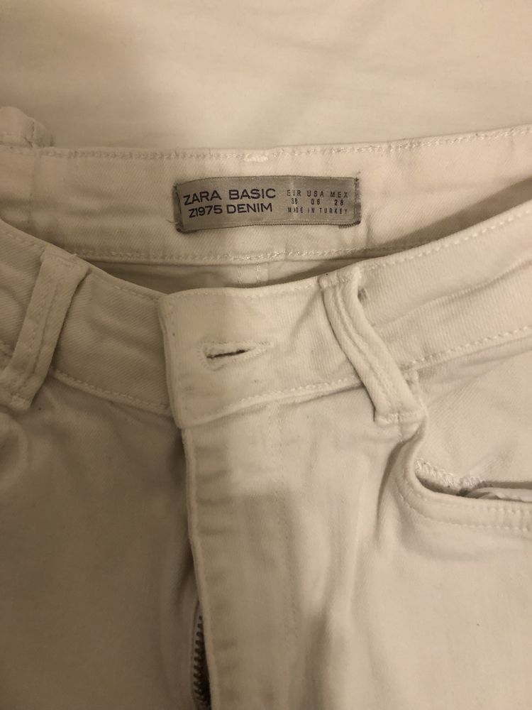 Calças brancas da Zara