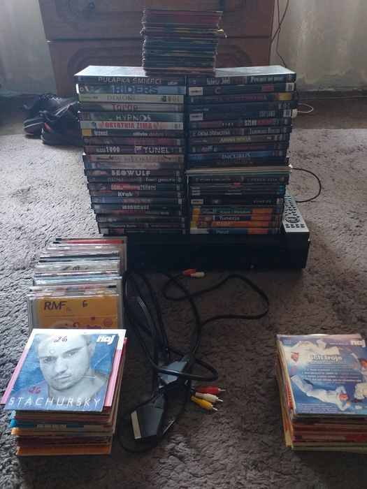 Dvd działające plus dużo filmów i muzyki.wszystko pokazane na zdjeciac