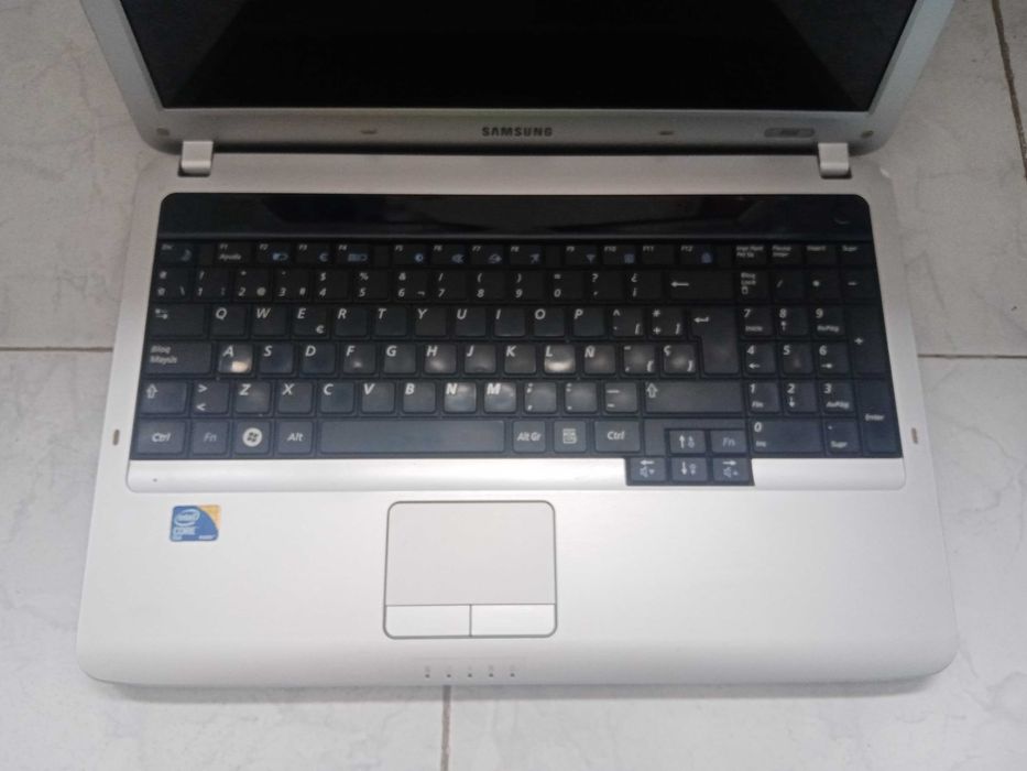 Portátil Samsung Modelo R530