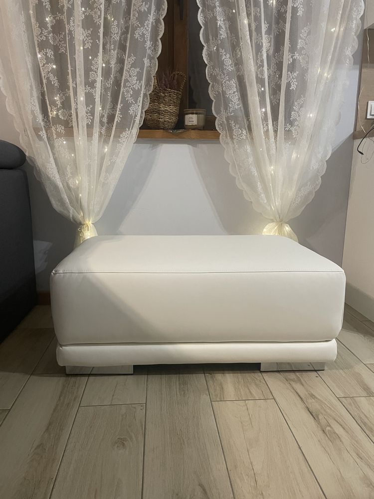 Pufa z ekoskóry eko skory biala sofa