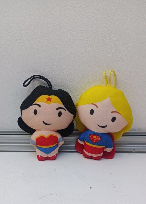 Lote duas bonecas super heroínas