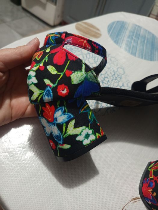 Босоніжки стильні жіночі