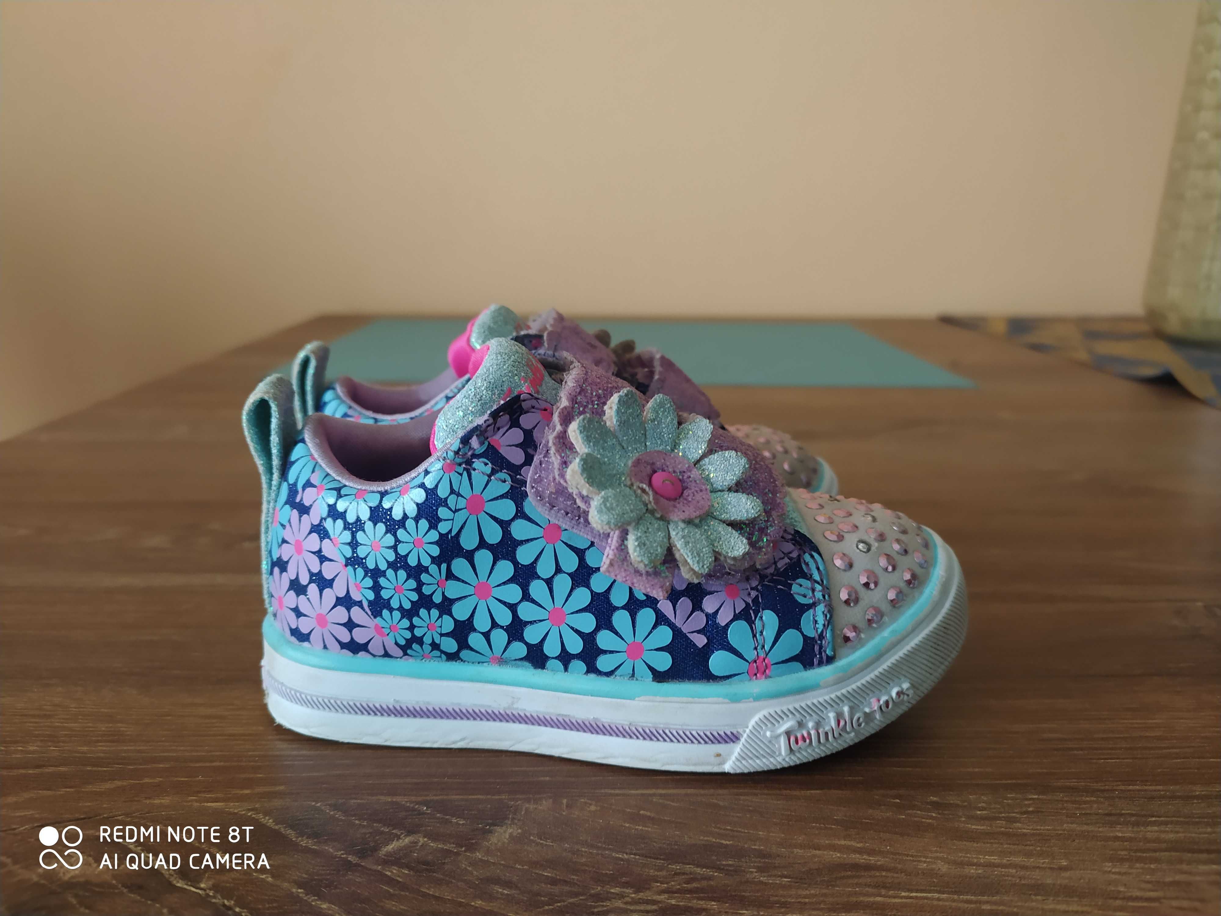Buty na rzepy dla dziewczynki