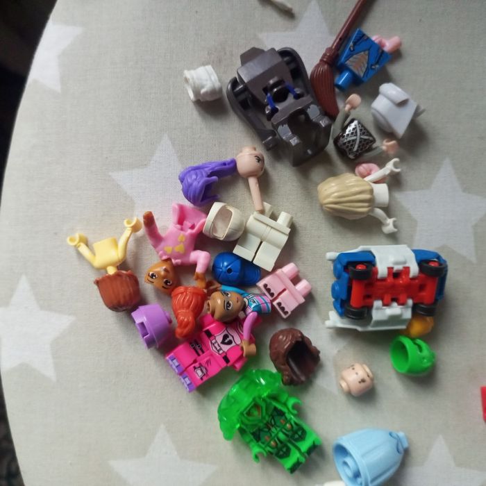 Лего человечки ,фигурки,запчасти ,оружие