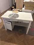 Oddam biurko z IKEA i połkę nad