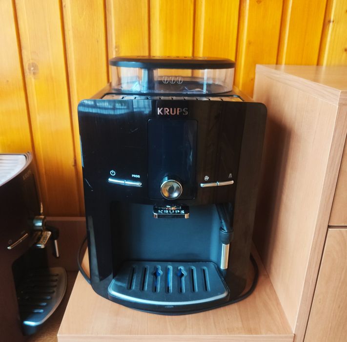 Кавомашина/кавоварка/кофемашина  Krups EA 82 з Німеччини ідеал