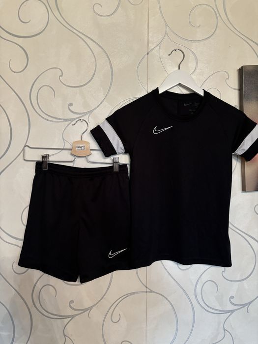 Костюм шорти футболка Nike Dri Fit p.128/137