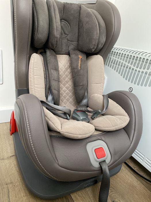 Fotelik samochodowy Avionaut z bazą Isofix