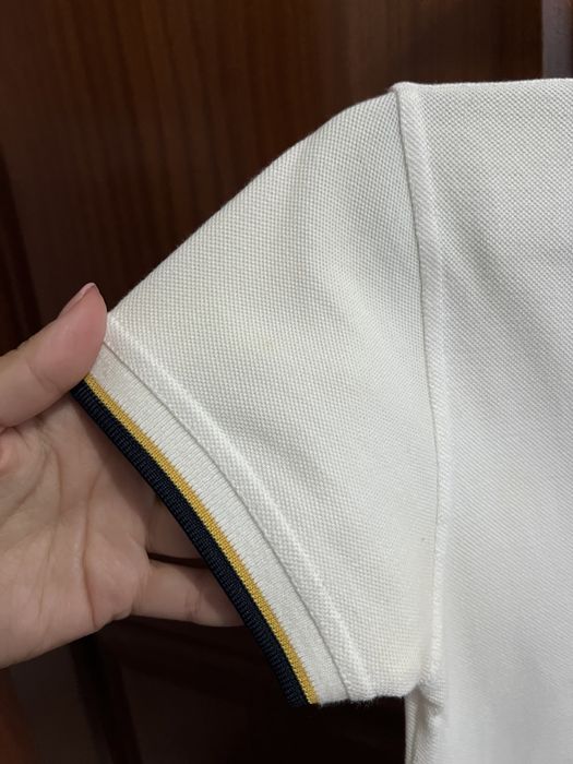 Polo branco colégio Paços de Ferreira