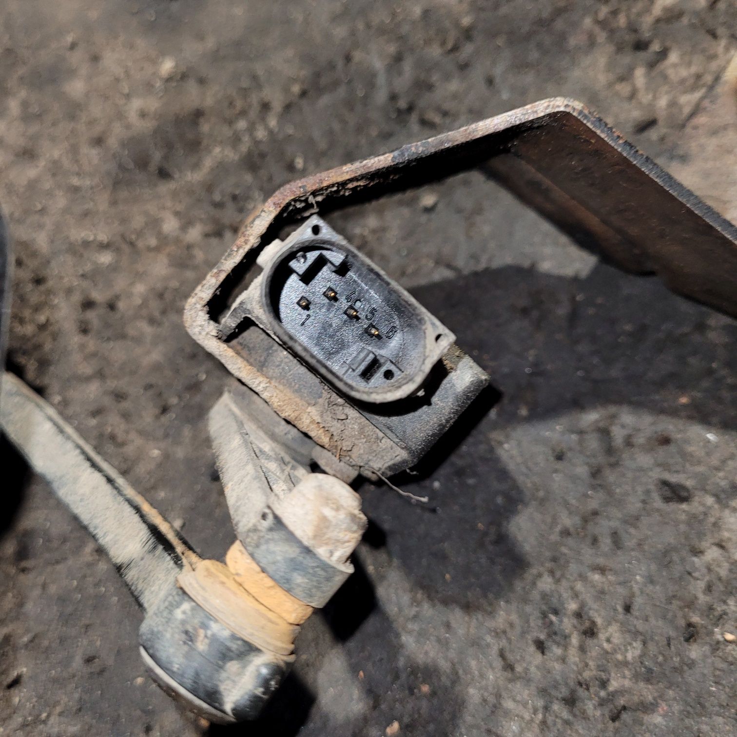 Czujnik poziomowania świateł xenon przód HELLA audi a4 b6 2003r