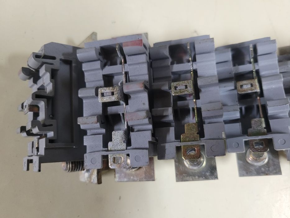 Zacisk śrubowy na szynę DIN 150mm2 Entrelec 5156, 7 sztuk, nieużywane