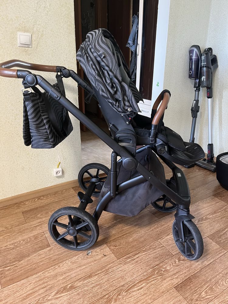 Коляска Roan Bloom 2в1