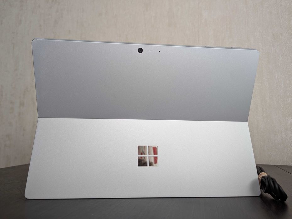 Microsoft Surface Pro 6 16/512gb Intel Core i7-8650u Батарея 100%
