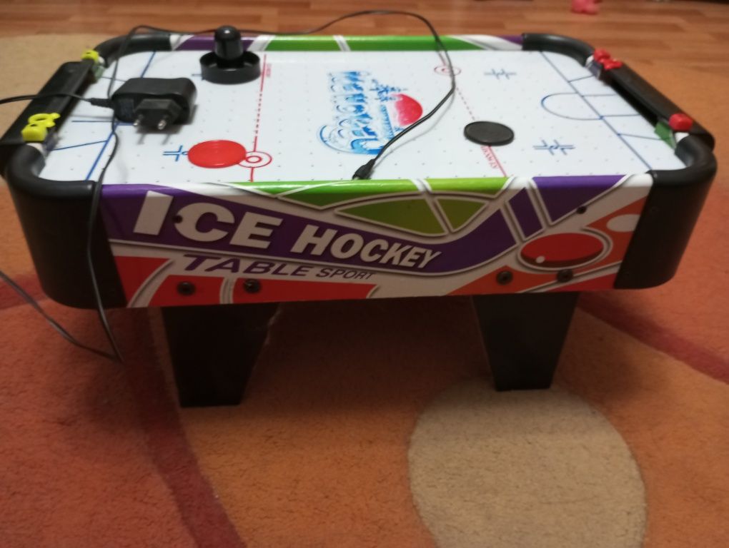 Ice hockey tablet