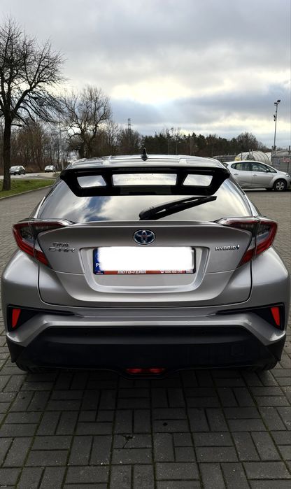 Toyota C-HR 1.8 Hybrid w bardzo bogatej wersji Selection