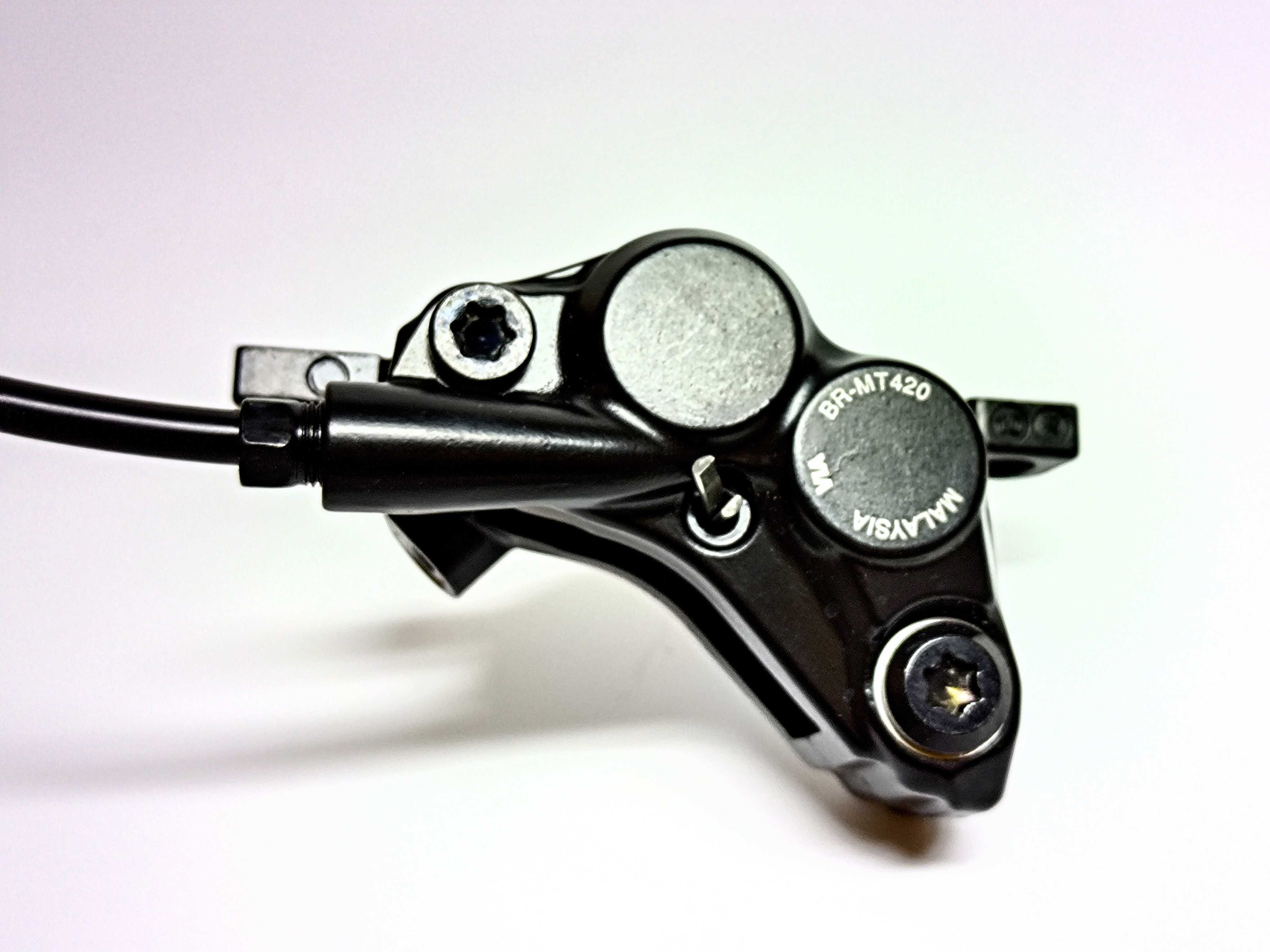 Hamulec Shimano BL-MT402-3A,BR-MT420, czterotłoczkowy, nowy (423)